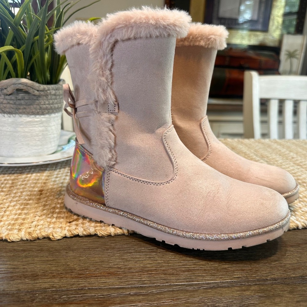 Seychelles Anthropology Girls Blizzard Boots Size 3M Pink Faux Fur‎ Iridescent